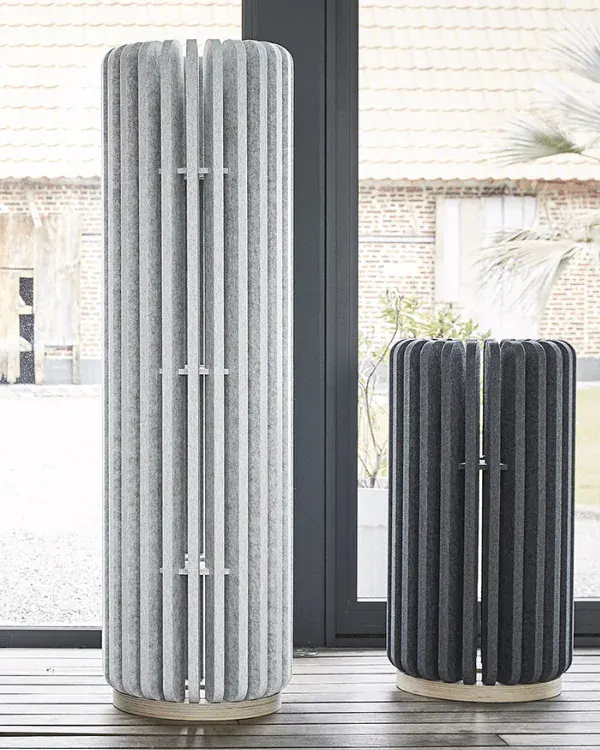 Freistehende Akustik-Säule als Schallabsorber im Bürobereich