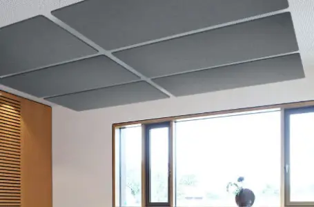Akustik-Deckensegel mit Ästhetik und Funktion Designorientiertes Akustik-Deckensegel im Büro
